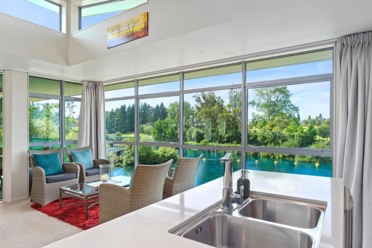Two Views Taupo Apartment Luaran gambar