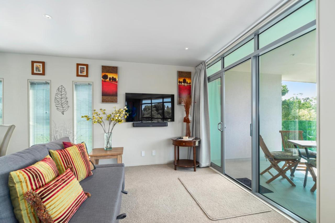 Two Views Taupo Apartment Luaran gambar